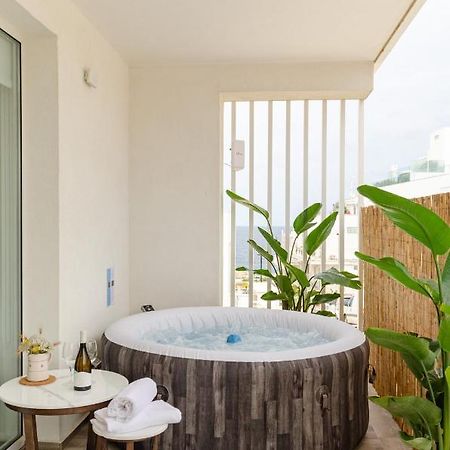 Apulialux Seaview Prestige Apt / Jacuzzi + Parking Apartment Polignano a Mare Bagian luar foto