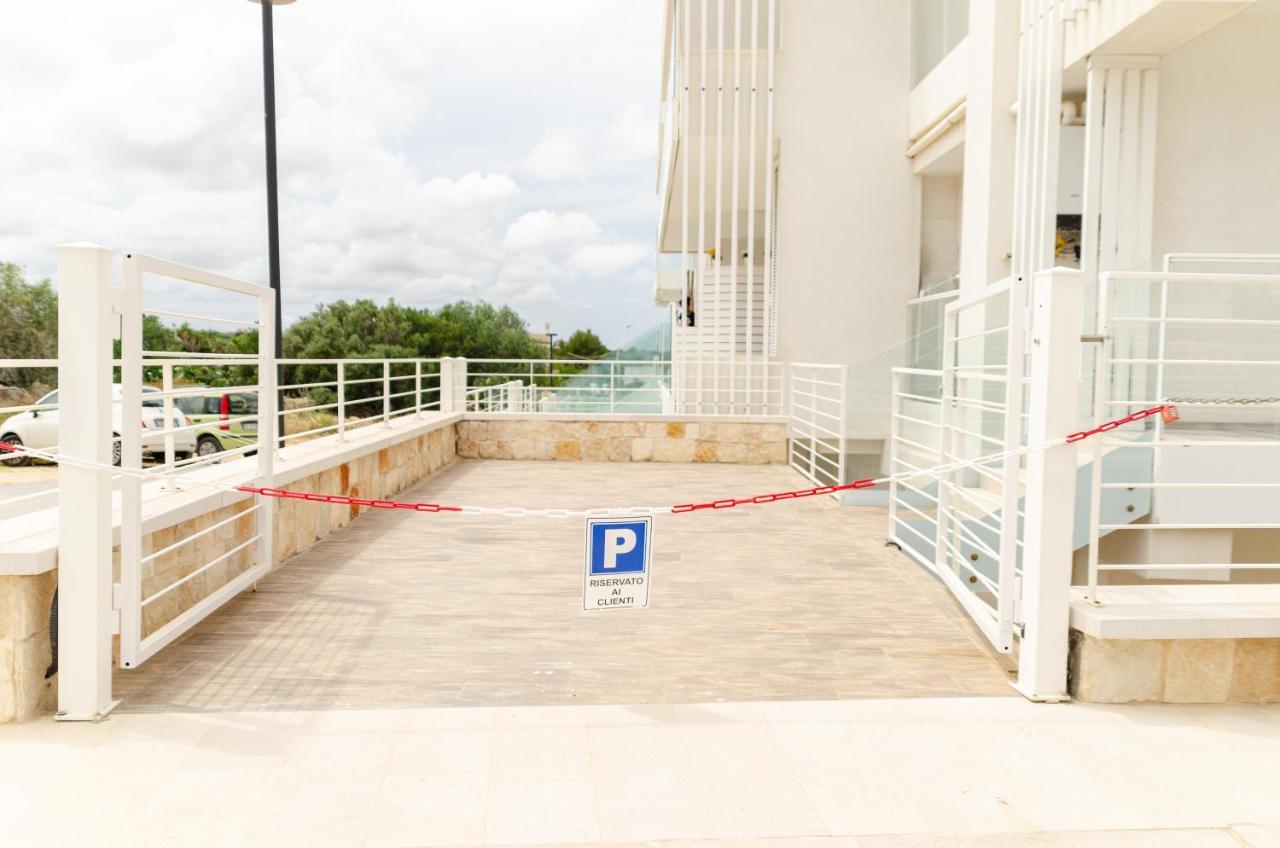 Apulialux Seaview Prestige Apt / Jacuzzi + Parking Apartment Polignano a Mare Bagian luar foto