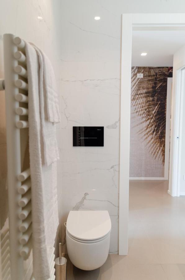 Apulialux Seaview Prestige Apt / Jacuzzi + Parking Apartment Polignano a Mare Bagian luar foto