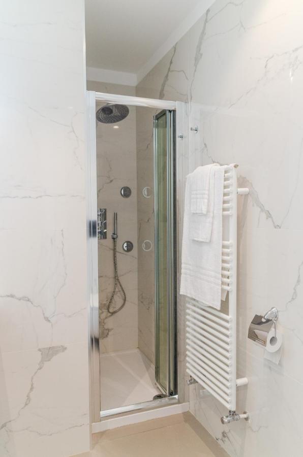 Apulialux Seaview Prestige Apt / Jacuzzi + Parking Apartment Polignano a Mare Bagian luar foto